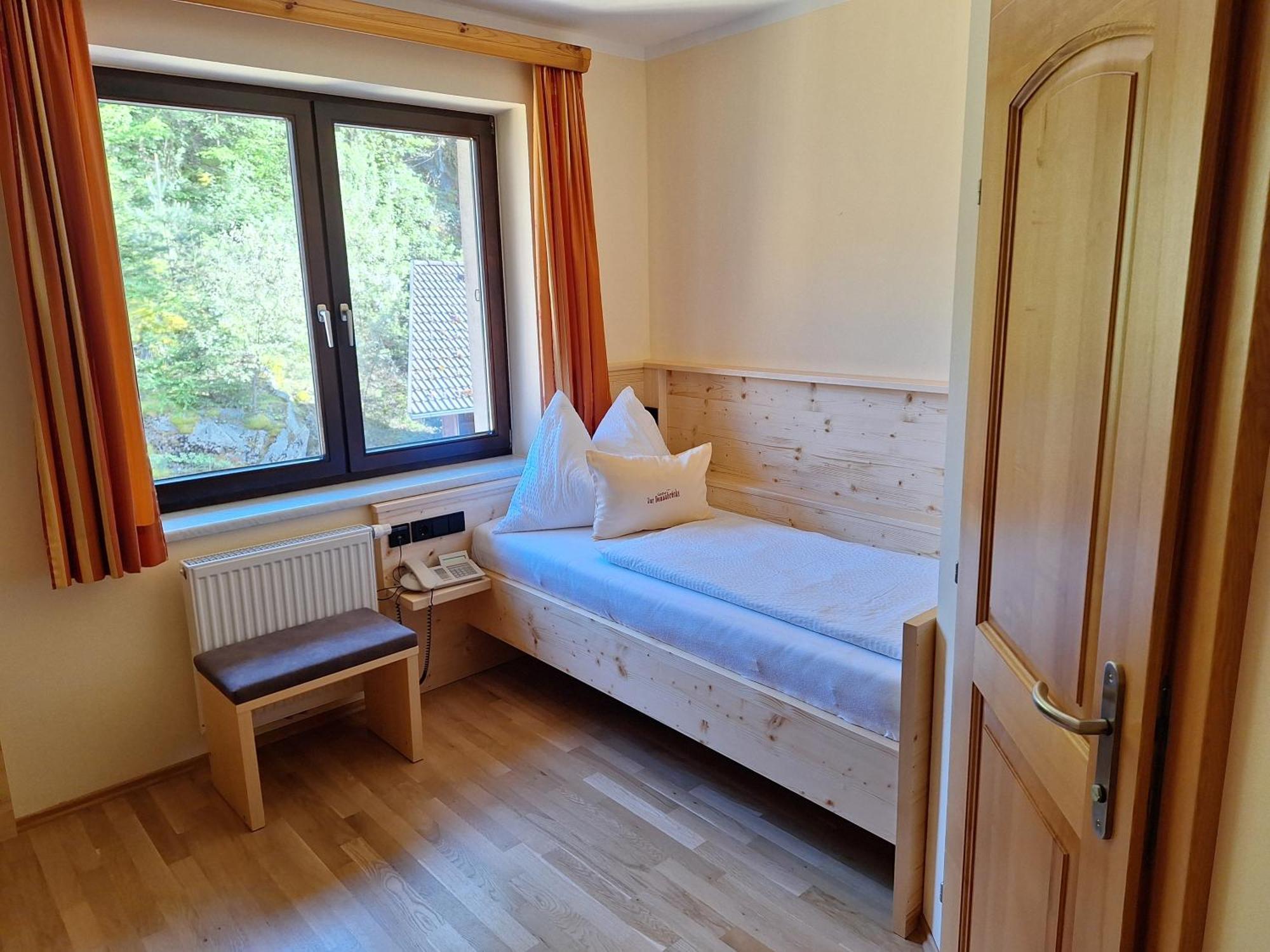 Gasthof Zur Donaubruecke Ardagger Markt Luaran gambar
