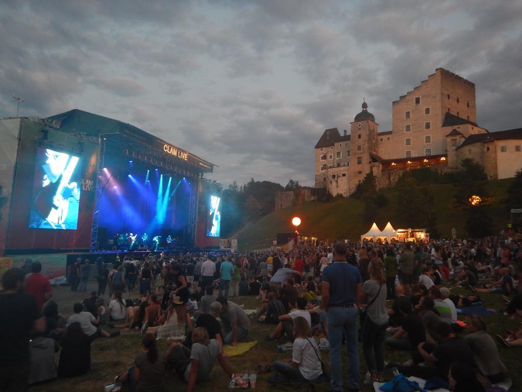 Gasthof Zur Donaubruecke Ardagger Markt Luaran gambar